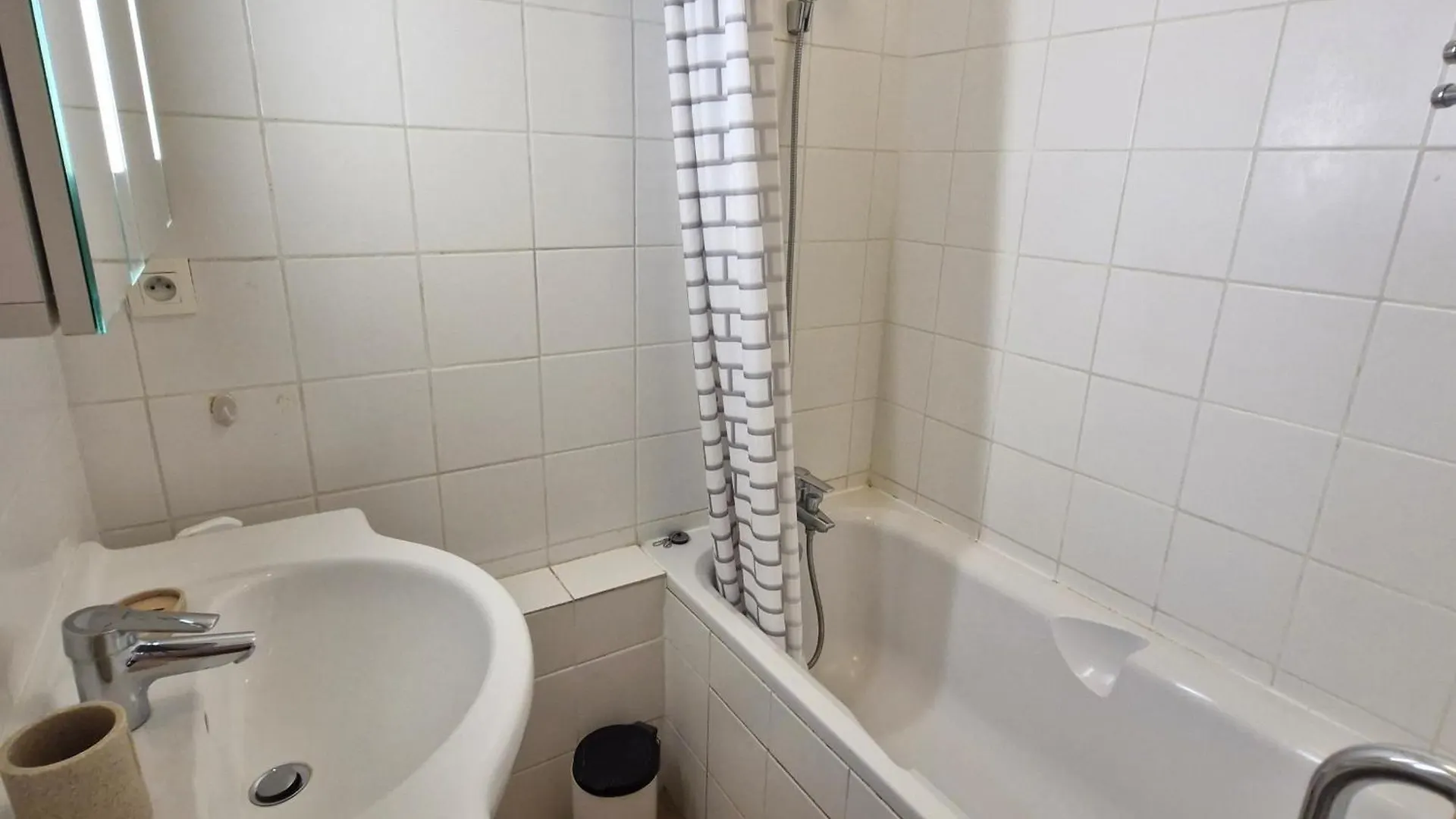 Appart 3 Pieces Climatise Vue Mer Avec Parking Sainte-Maxime - Fr-1-780-89 Apartment