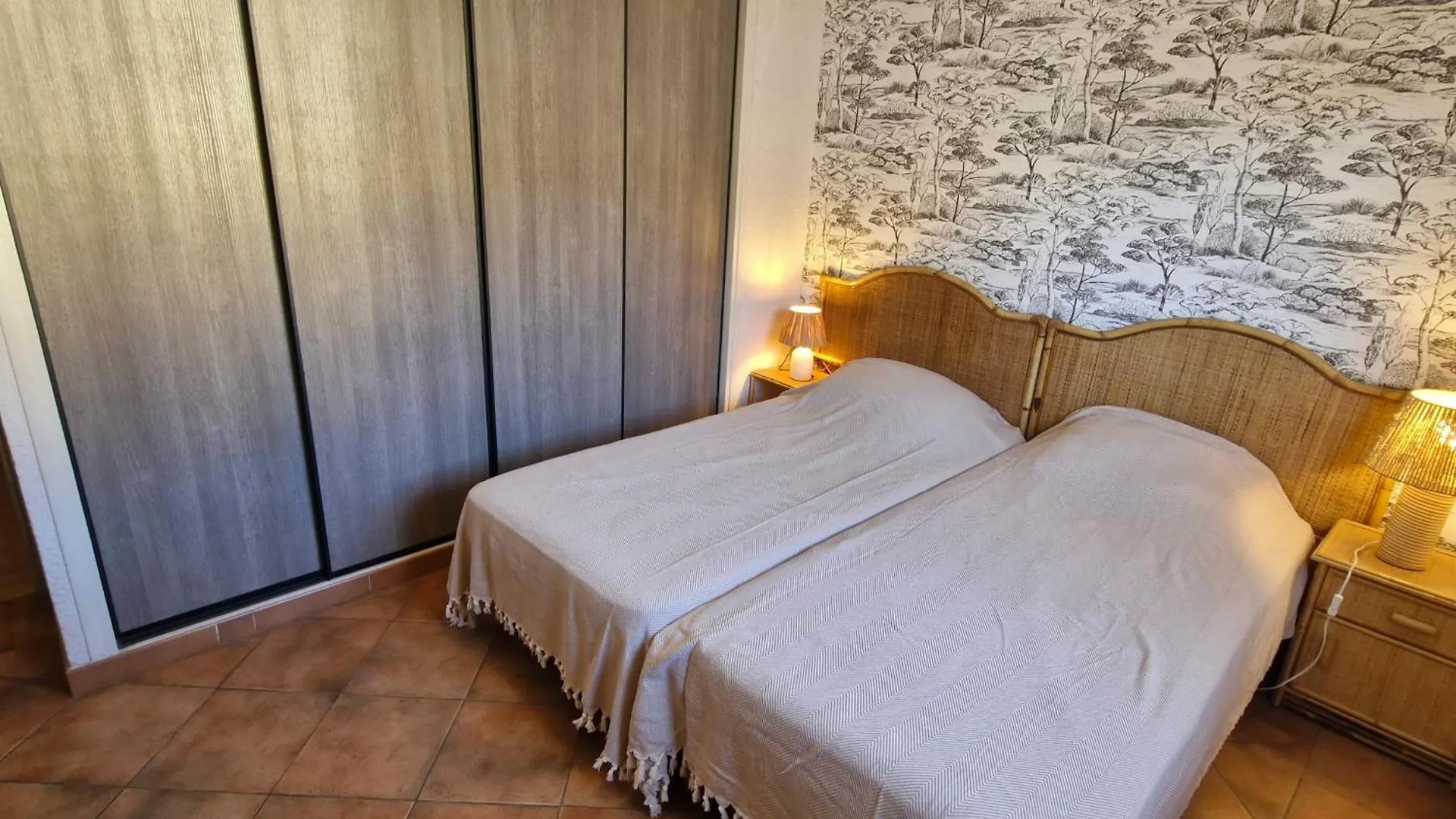 Appart 3 Pieces Climatise Vue Mer Avec Parking Sainte-Maxime - Fr-1-780-89 0*,
