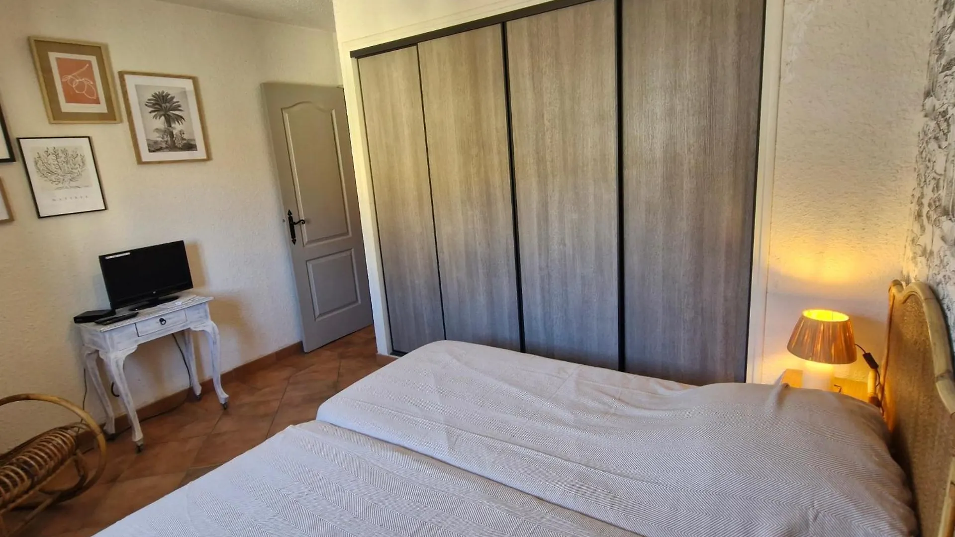 Appart 3 Pieces Climatise Vue Mer Avec Parking Sainte-Maxime - Fr-1-780-89