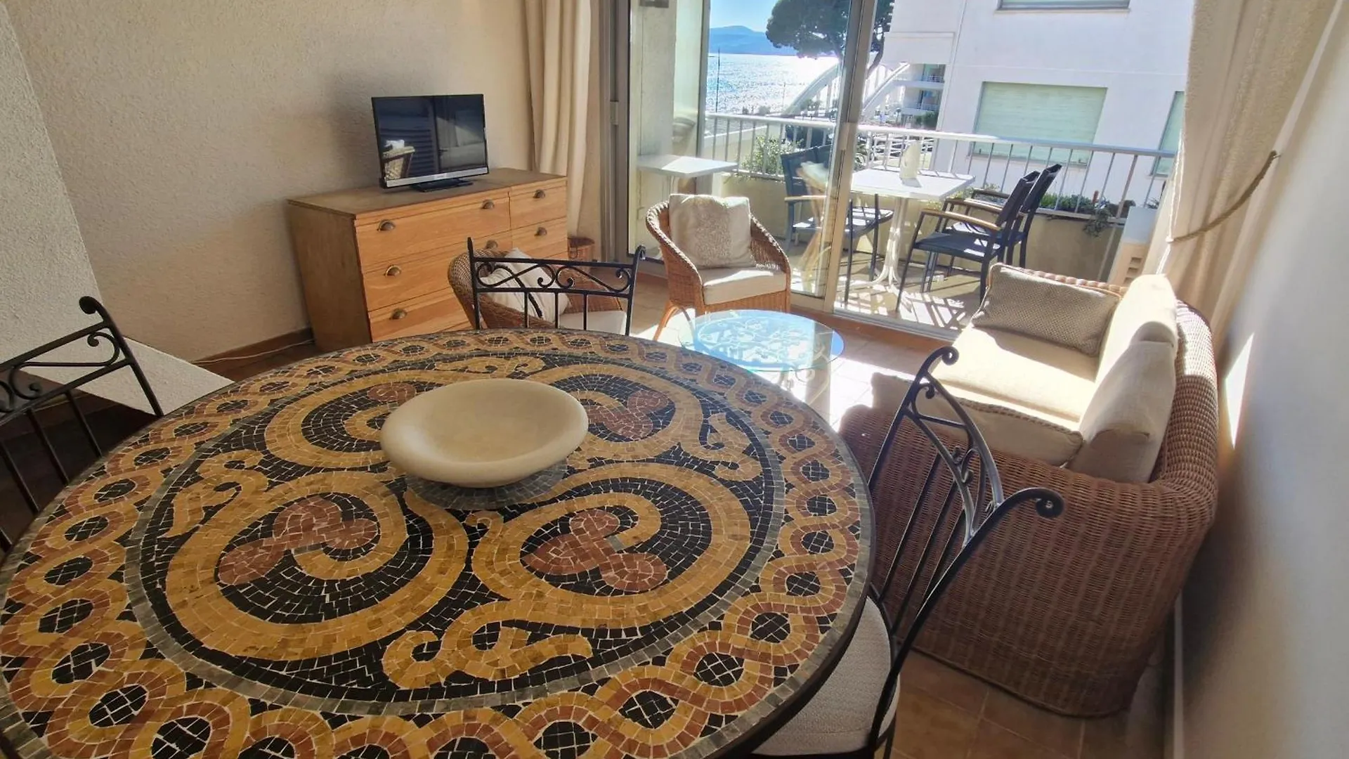 Appart 3 Pieces Climatise Vue Mer Avec Parking Sainte-Maxime - Fr-1-780-89 Apartment